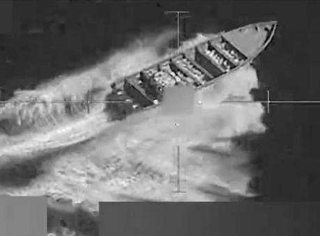 ABD ordusu Pasifik'te bir tekneyi daha havaya uçurdu! Ölüler var