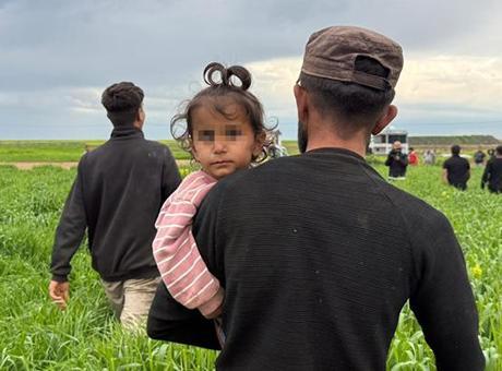 Diyarbakır’da kaybolan 3 yaşındaki Yazgül, evden 3 kilometre uzakta uyurken bulundu