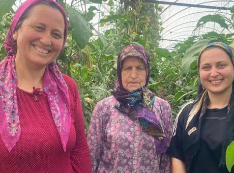 67 yaşındaki büyükanne, annesi ve torunu! Üç kadın üç kuşaktır aynı işi yapıyor