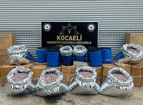 Kocaeli'de 1 ton 80 kilogram uyuşturucu ham maddesi ele geçirildi