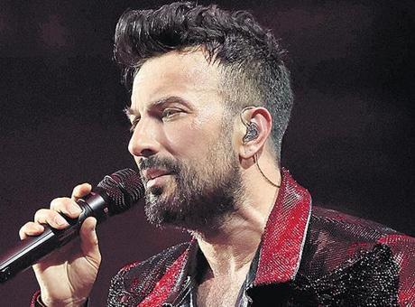 Emre Kaya, Tarkan’a çarptı