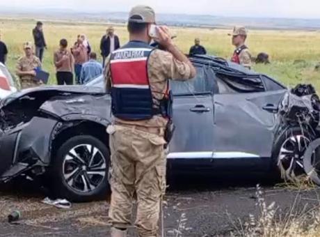 Diyarbakır'da nişan dönüşü feci kaza! 2 ölü