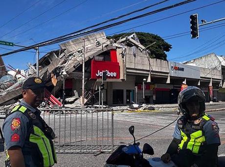 Filipinler'de 7.8 şiddetinde deprem! Tsunami uyarısı verildi