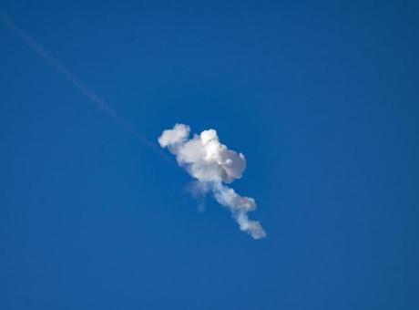İran füzeleri İsrail semalarında! Bölgeden sıcak görüntüler