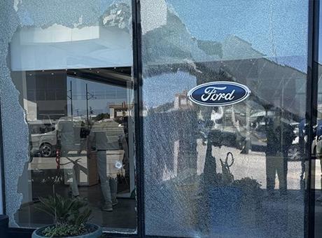 Antalya'da Otokoç galerisine silahlı saldırı! 13 kişi gözalt