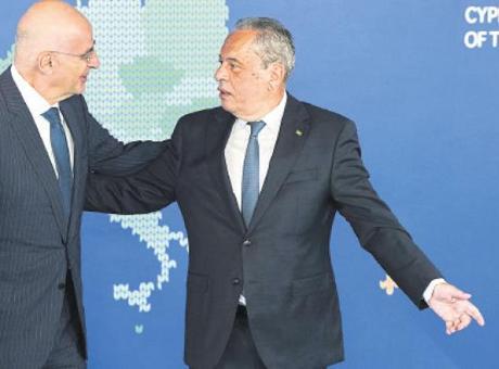 ‘Havada taciz’ iddiasına iki kere yalanlama...