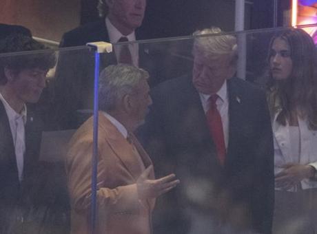 NBA finalinde Trump'a büyük şok! Seyirciler tarafı