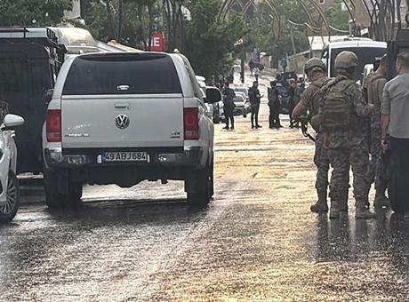 Engelli kardeşini ve polis memurunu yaraladı, oper