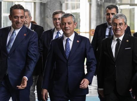 Son dakika! Özgür Özel'in peşinde olduğu parti! DS