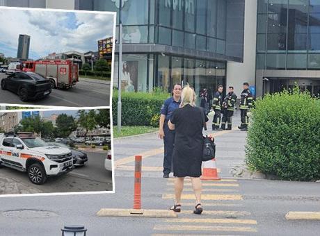 Kayseri'de AVM'de bomba paniği! Polis alarma geçti