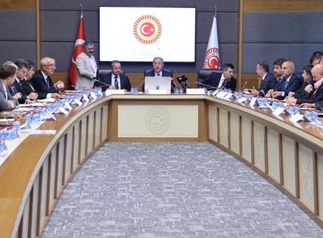 Uzman er ve erbaşlar ile ilgili düzenlemeleri içeren teklif, komisyonda kabul edildi