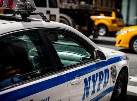 ABD'de panik: New York Times Meydanı'nda silah sesleri! ABD'de panik: New York Times Meydanı'nda silah sesleri!