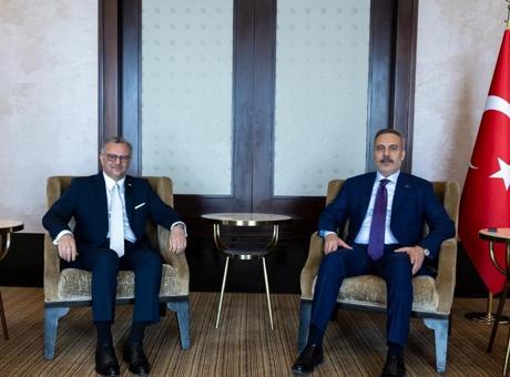 Dışişleri Bakanı Hakan Fidan, ABD Başkanı Trump'ın Arap ve Afrika İşlerinden Sorumlu Kıdemli Danışmanı Boulos'u kabul etti