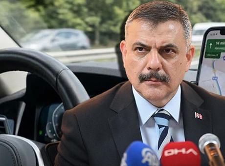 Bakan Çiftçi duyurdu: Araç içi aksesuarlara düzenleme Resmi Gazete'de! Telefon tutucu, kamera...