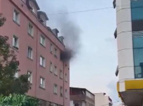 Hakkında uzaklaştırma kararı olan koca, havalandırma boşluğundan girip evi ateşe verdi