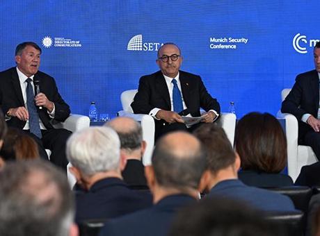 NATO Ankara Zirvesi bünyesinde 'Zirveye Doğru' paneli düzenlendi