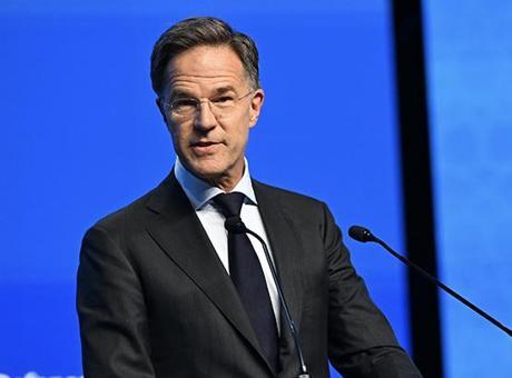 Rutte'den Türkiye'nin savunma sanayisine övgü