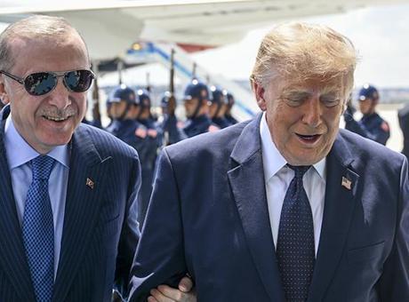 Cumhurbaşkanı Erdoğan ve Donald Trump'ın verdiği görüntüler ne anlatıyor? Beden dili uzmanı yorumladı: 'Diplomaside yeni bir dil'