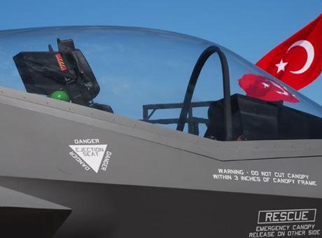 Yunan basını 'F-35' için tarih verdi! 'Türkler dönüyor, Atina'da büyük endişe'