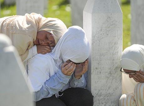 Srebrenitsa Soykırımı'nın 31. yılı düzenlenen programla anıldı