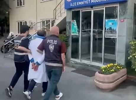 Kağıthane'deki görüntüler büyük tepki çekmişti! Türk bayrağını sökerek yere atan şüpheli tutuklandı
