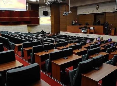 Mesai arkadaşlarına 'öküz, salak, işe yaramazsın' dedi! Yargıtay'dan emsal tazminat kararı