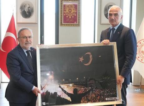 Bakan Ersoy, 15 Temmuz Derneği heyetini ağırladı