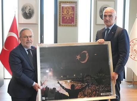 Bakan Ersoy, 15 Temmuz Derneği heyetini ağırladı! Milli hafızayı güçlendirecek çalışmalar masaya yatırıldı