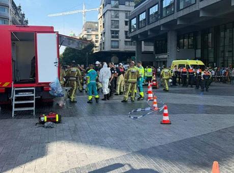 Belçika'da belediye binası alelere teslim oldu! 2 ölü, 4 kayıp
