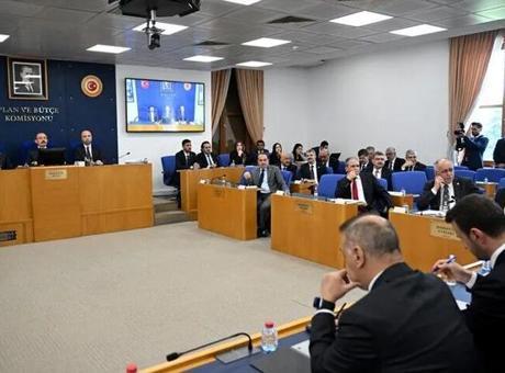 En düşük emekli aylığı düzenlemesini içeren kanun teklifi Meclis'te kabul edildi
