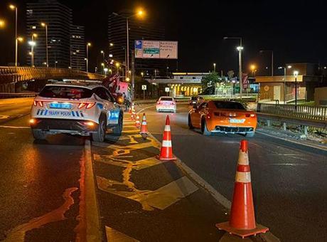 İstanbul'da 15 Temmuz Şehitler Köprüsü ve bazı yollar trafiğe kapatıldı