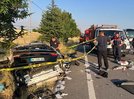Acı yolculuk! Almanya'dan gelen ailenin otomobili takla attı: 3 ölü
