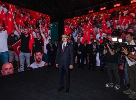 İletişim Başkanı Duran, ‘İrade Bizim, Zafer Bizim’ Dijital Zaman Tünelini ziyaret etti: O geceyi tekrar yaşadık