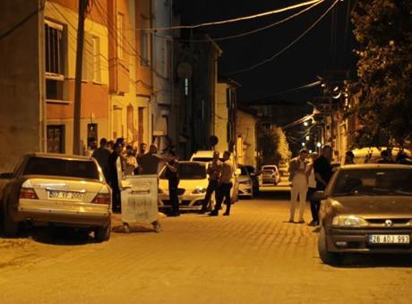 Eskişehir'de komşu aileler arasında sokak kavgası! 1'i polis 11 yaralı