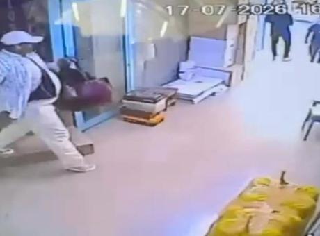 Yer: Fatih! Düzenek kurup 4 kilo altın çaldılar