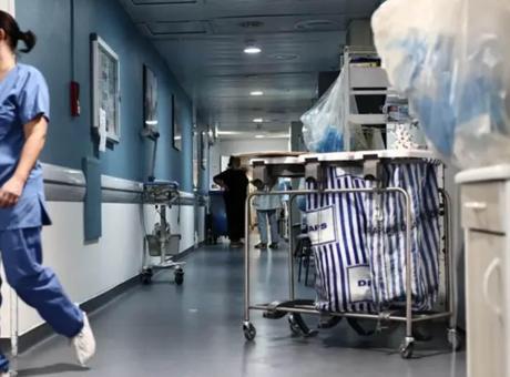 Klinikte inanılmaz hata! Ayak bileği ameliyatı yerine yirmilik dişleri çekildi