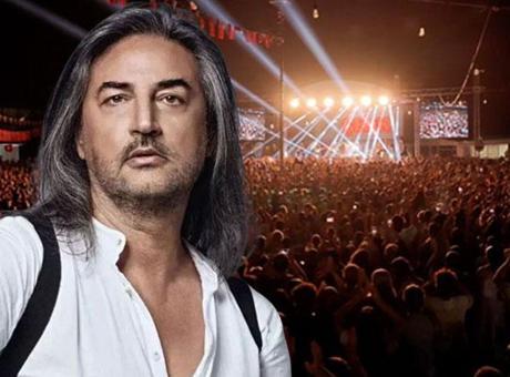 Şarkıcı Çelik sahnede başından aşağı su döktü! Nedenini böyle açıkladı