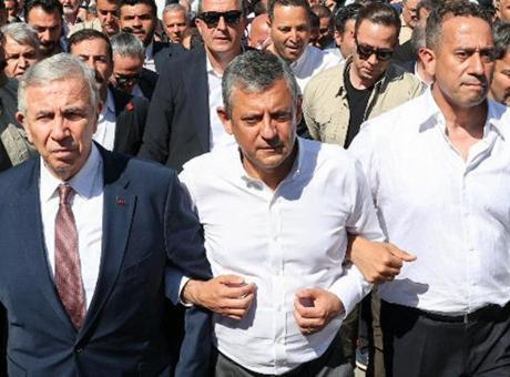 Son dakika: CHP'de Özgür Özel'in yeni parti ilanı sonrası Mansur Yavaş'ın kararı ne olacak? Son kulis bilgileri