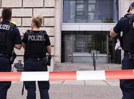 Almanya'da polis müdahalesi ölümle bitti! 6 polis hakkında soruşturma