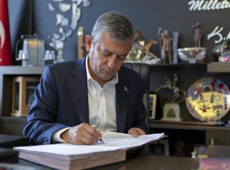Son dakika… Özgür Özel'in partisinin ismi belli oldu