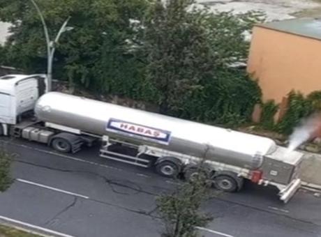 Park halindeki tanker korkuya neden oldu! Gaz sızıntısı ekipleri harekete geçirdi