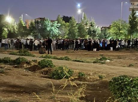 Mezarlıkta dehşet! Aynı aileden 3 can gitti; polis kaçan zanlıların peşinde