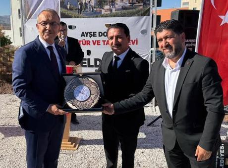Latif Doğan'dan deprem bölgesi Malatya'ya annesi adına taziye evi