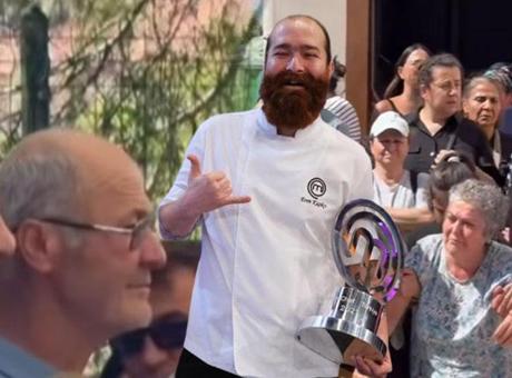 MasterChef şampiyonu Eren Kaşıkçı'ya veda! Cenazede yürek yakan anlar: 'Annem böyle olmaz, olmaz, olmaz'