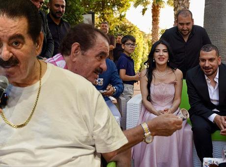 İbrahim Tatlıses kesenin ağzını açtı! Manevi kızına taktığı takı gündem oldu