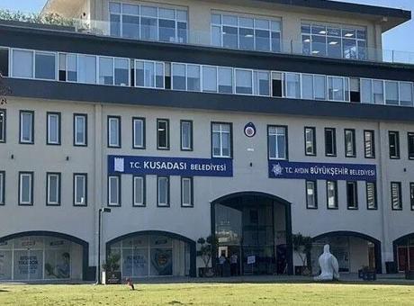 Kuşadası Belediyesi’ne operasyon 15 gözaltı