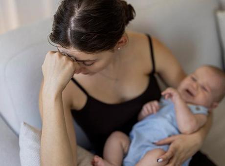 Lohusa depresyonu sessiz başlıyor! İlk 10 gün önemli