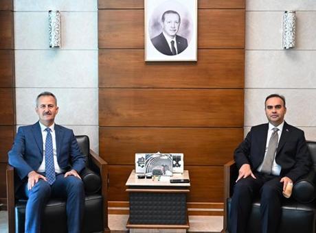 Bakan Kacır, Savunma Sanayii Başkanı Görgün
