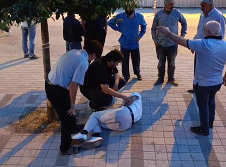Motosiklet kazasını duyan doktor duvardan atlayıp yaralının imdadına koştu