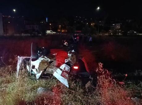 Bursa'da kontrolden çıkan otomobil araziye savrulup takla attı